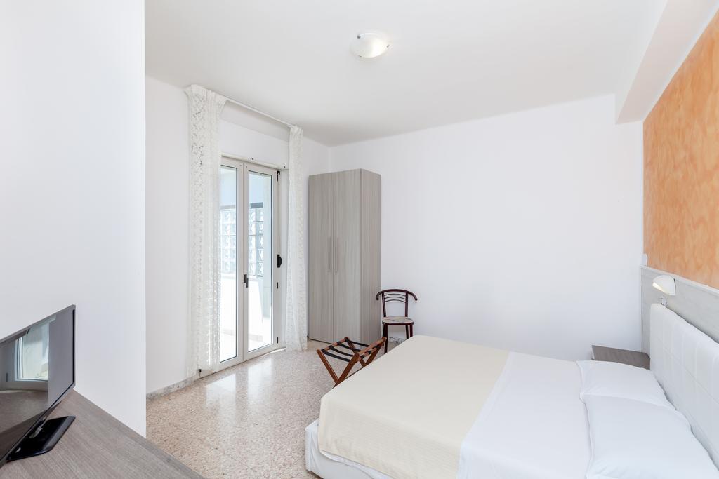 Hotel Chiar Di Luna Senigallia Bilik gambar