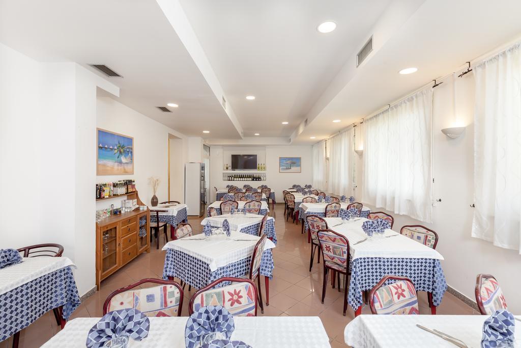 Hotel Chiar Di Luna Senigallia Luaran gambar