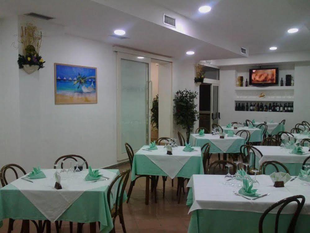 Hotel Chiar Di Luna Senigallia Luaran gambar